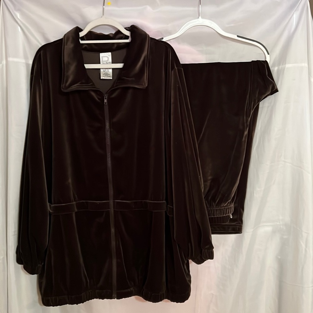 Roaman’s Milk Choc 2pc Jogger Set, Size 4XP Never Worn MAKE AN OFFER!!!